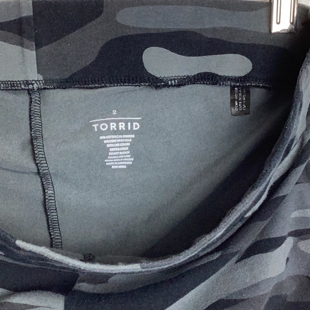 Torrid camo leggings, women’s size 2X - Picture 4 of 5